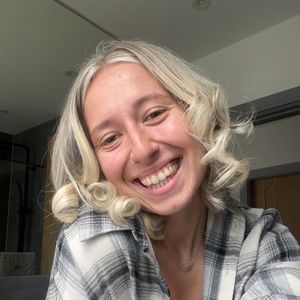 Meet your Posher, Chloe